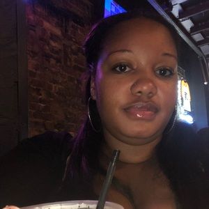 Meet your Posher, Toya